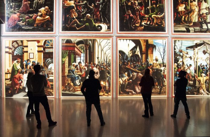 Impression Deep Space Lecture: Pictures for Christmas / Sebastian Altar